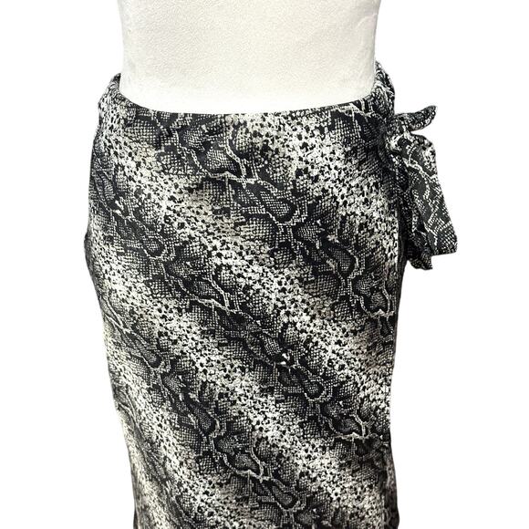 Forgotten Grace Black/White Snake Print Faux Wrap Skirt Pull On S NWT - Picture 2 of 9